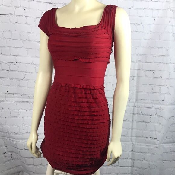 Max Studio Red Layered tiers Mini Dress size XS NWT Snug Fit w/stretch Valentine - Picture 1 of 5